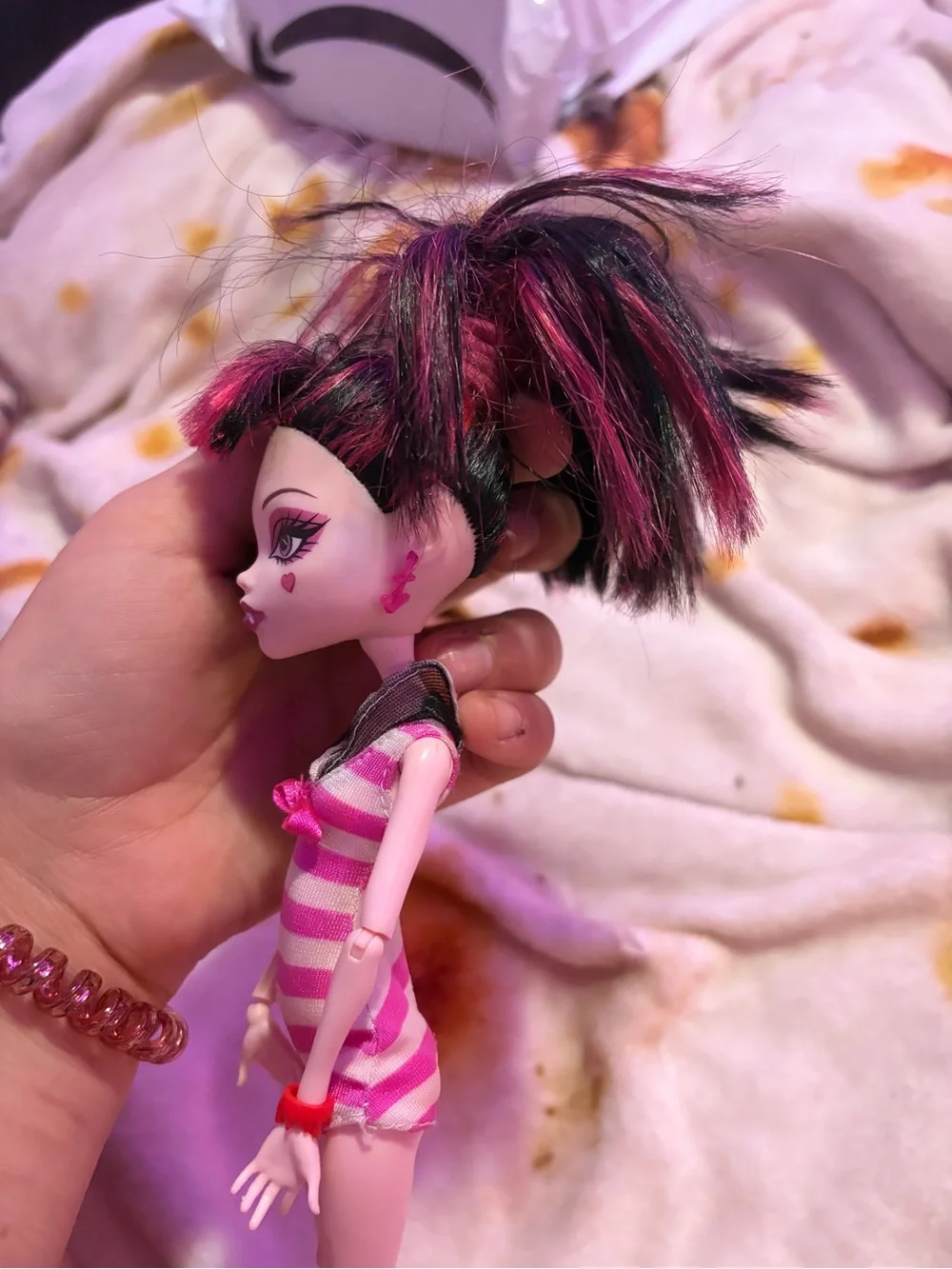 monster high Pink and Black Striped Fashion Doll - Draculaura
